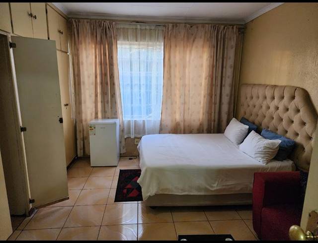 10 BEDROOM HOUSE FOR SALE IN TROYEVILLE